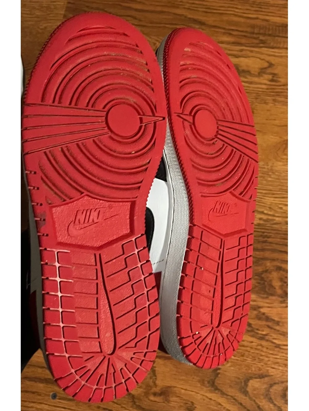 Nike Air Jordan 1 Low OG Bred Toe Sneakers